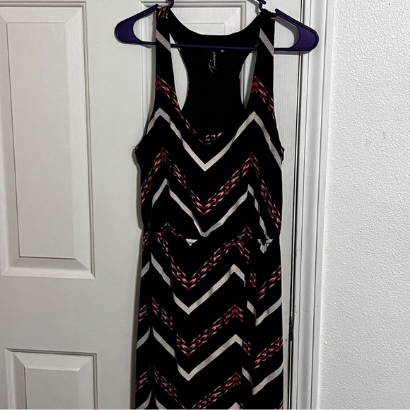 Trixxi Maxi Dress Chevron Racerback Multicolor Elastic Waist Sz M Pre-owned - Picture 2 of 4
